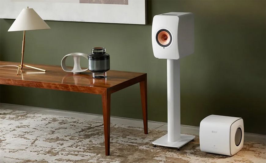 KEF KC62 - compact subwoofer with dual radiator Uni-Core KEF KC62 - compact subwoofer with dual radiator Uni-Core