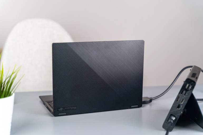 ROG Flow X13 - 13.4 '' GeForce GTX 1650 Convertible Gaming Laptop with External Graphics