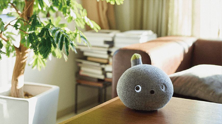 "Hugging" robot from Panasonic will dispel quarantine sadness "Hugging" robot from Panasonic will dispel quarantine sadness