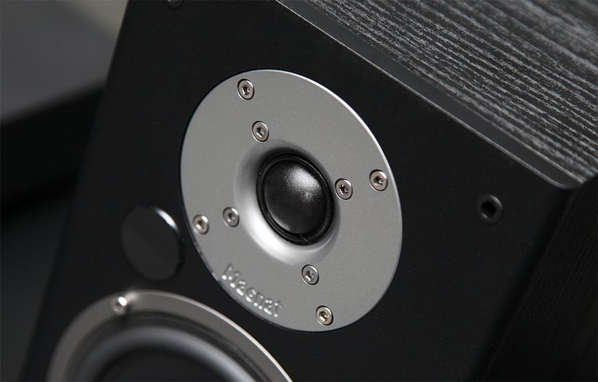 Magnat Monitor Active 2000 Bluetooth Shelf Monitors