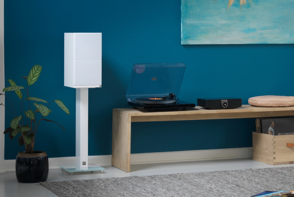 CALLISTO-2-C-White-Location-Grille.jpg CALLISTO-2-C-White-Location-Grille.jpg