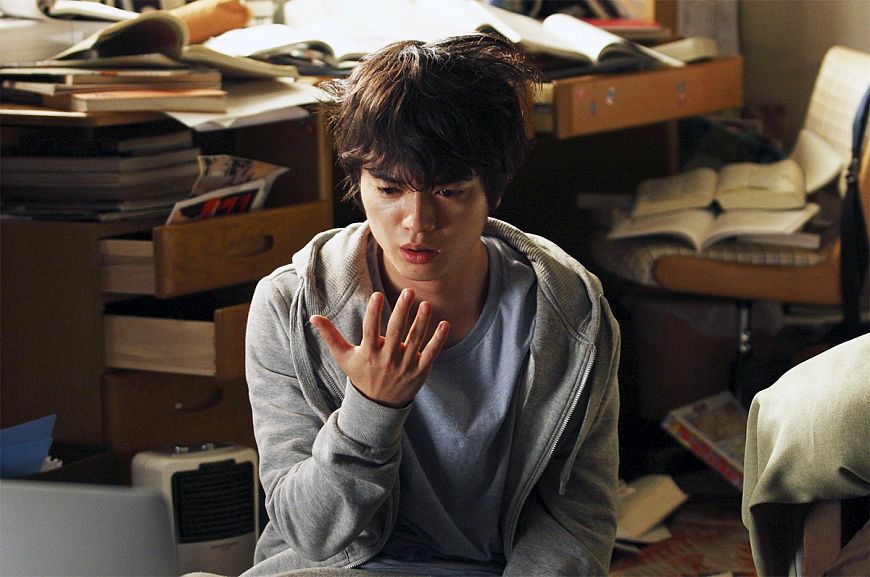 Parasite / Kiseijuu (2014)