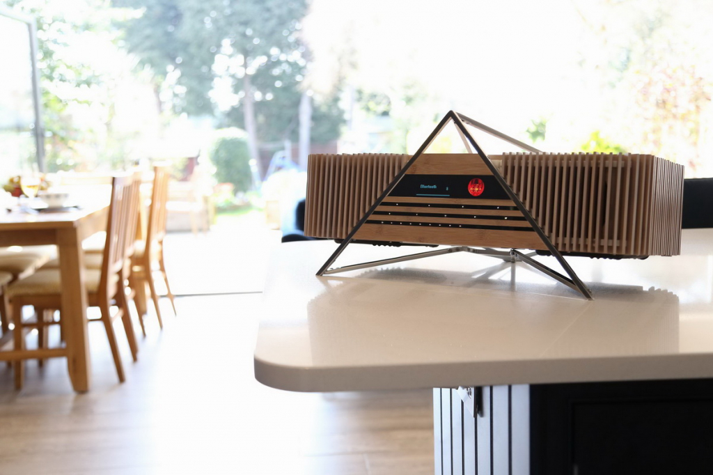 29042_iFi Aurora (lifestyle) .jpg