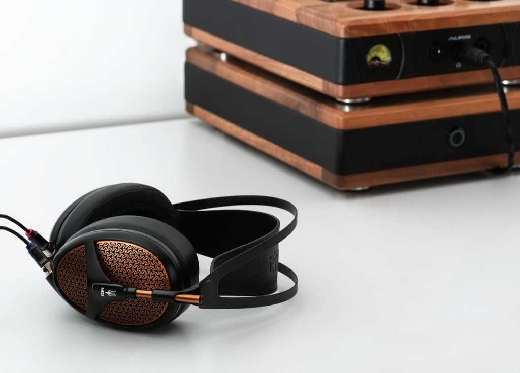 Meze-Empyrean-Black-Copper-4.jpg Meze-Empyrean-Black-Copper-4.jpg