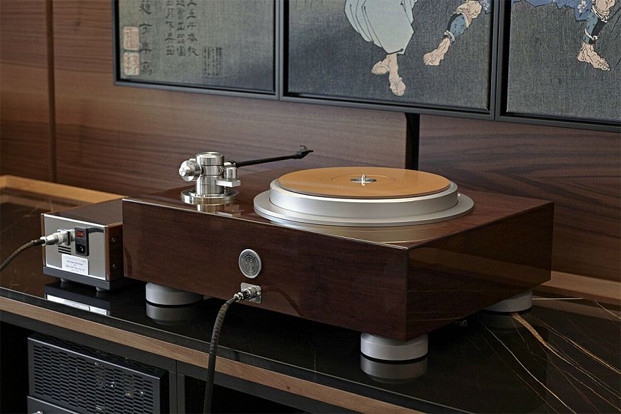 Torqueo Audio Exclusive P10 Limited Edition is literally a unique turntable Torqueo Audio Exclusive P10 Limited Edition is literally a unique turntable