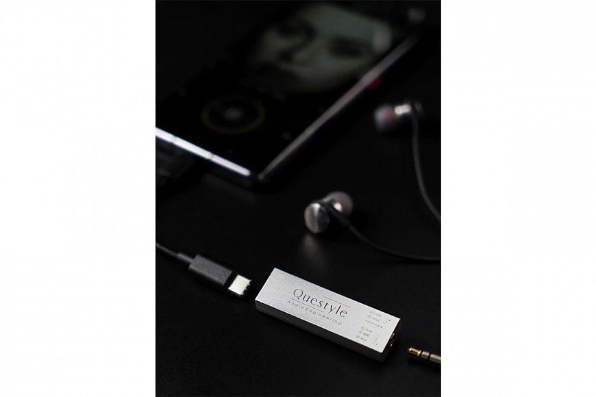 Questyle M12 - Portable DAC / Headphone Amplifier with MQA