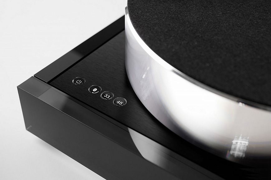 Naim launches Solstice Special Edition turntable with Aro Special Edition tonearm