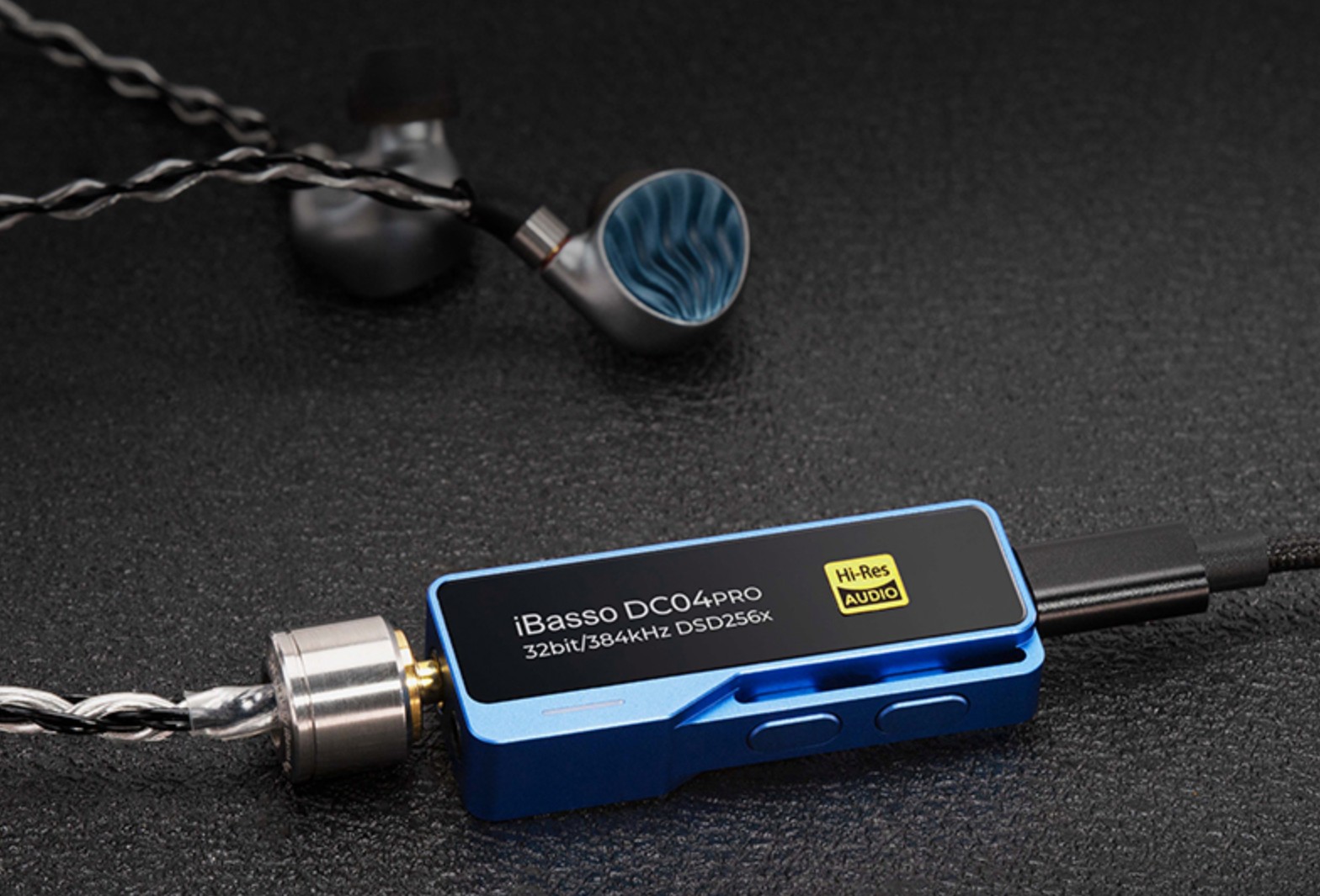 The new DC04Pro is made in the form of a rectangular parallelepiped with rounded corners.