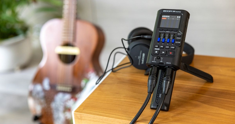 zoom r4 multitrak kompaktnij 32 bitnij audiorekorder 2