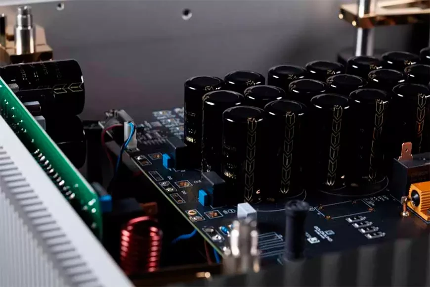 Goldmund Telos 1800 mono power amplifier