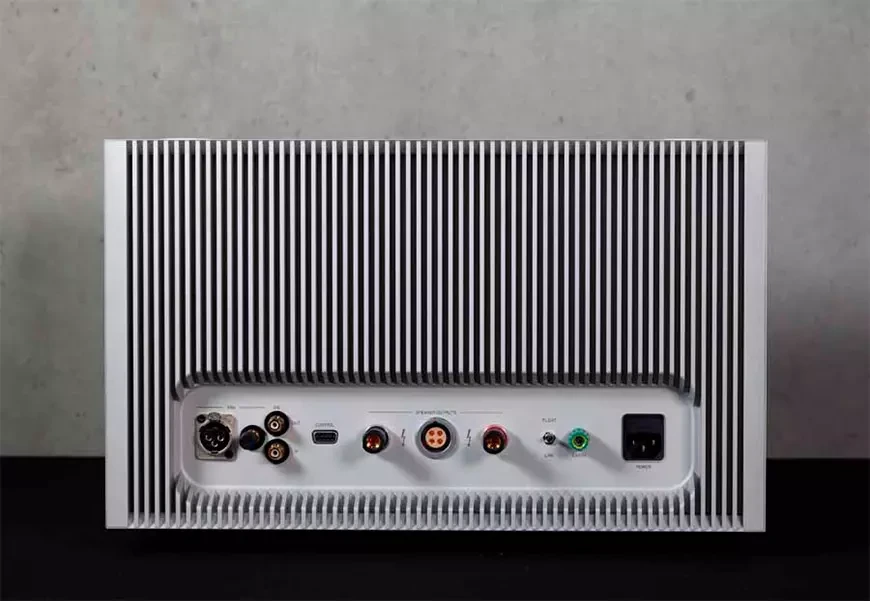 Goldmund Telos 1800 mono power amplifier