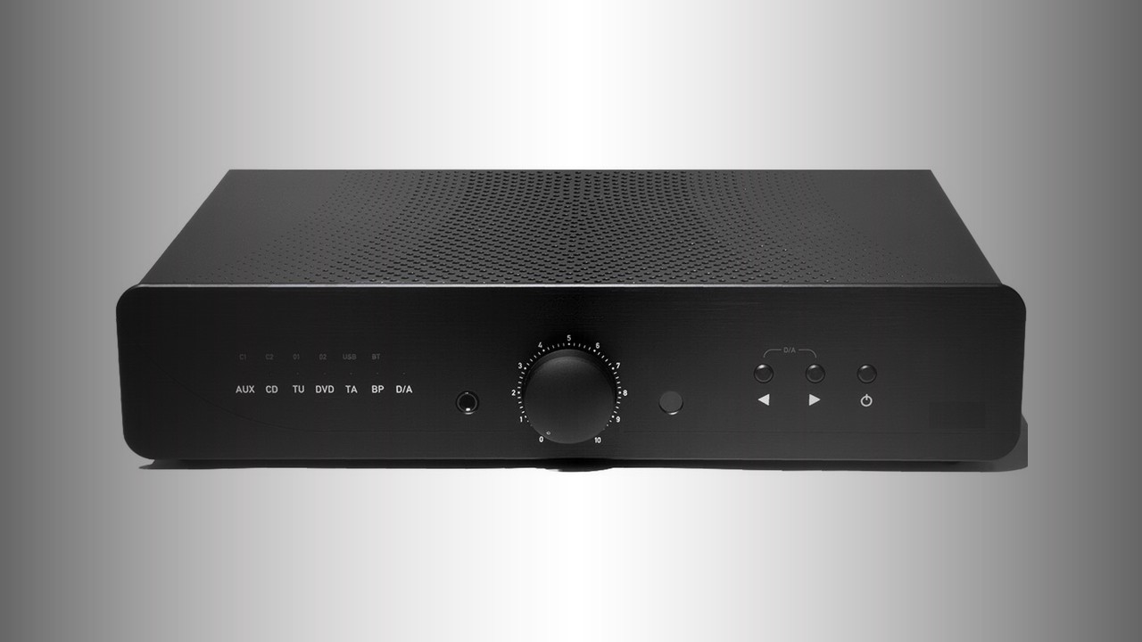 Atoll IN100 Signature: Entry-level high-end amplifier