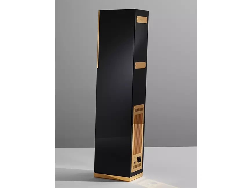 Each Houchmand M1 audio system is handcrafted in Germany and is available in 24-karat gold, 18-karat rose gold, platinum and ruthenium finishes.