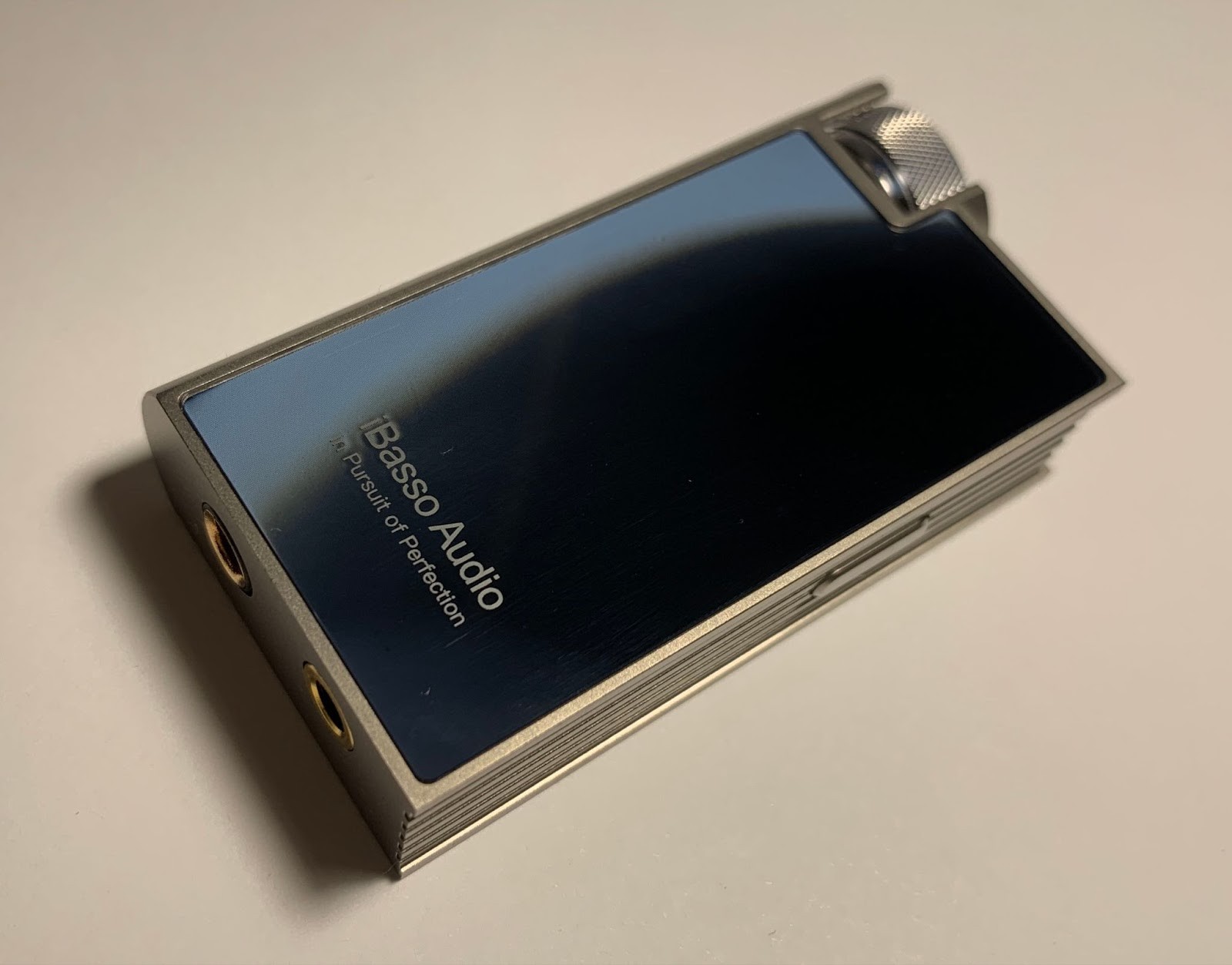 As for the design - the device looks really beautiful. 