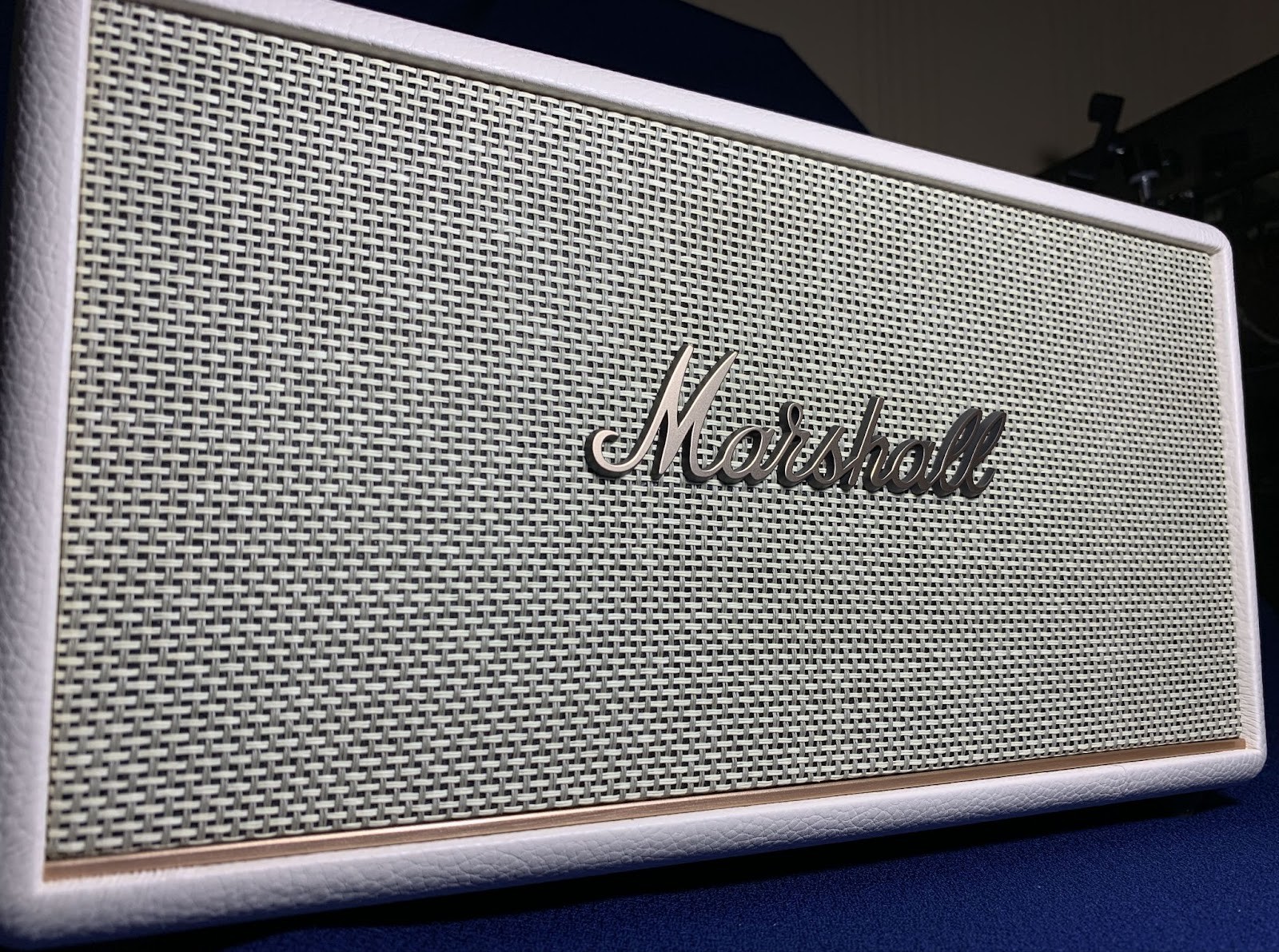 Marshall Stanmore III is a stylish and recognizable product with a powerful sound.