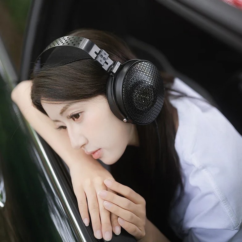 At the heart of the design is a carefully calculated magnetic circuit with dual composite magnet arrangement using finite element analysis (FEA), which provides a strong magnetic field with high efficiency. 