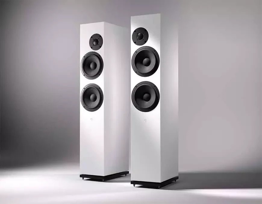 OePhi Lounge 2 is a 2-way bookshelf speaker with a frequency range from 45 Hz to 27 kHz. 