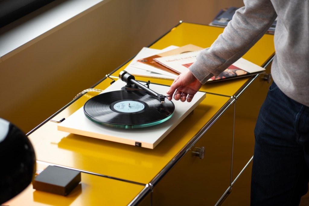 Plug and Play: How to Choose the Best All-in-One Turntable