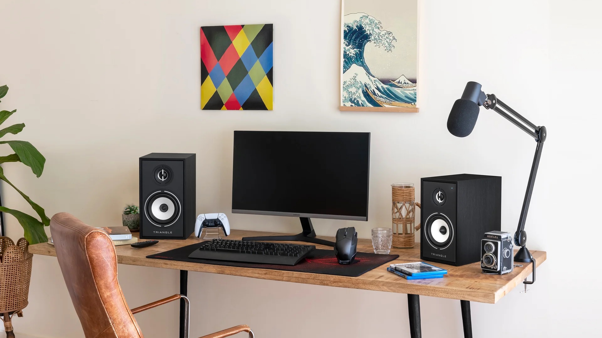 20251007212600 2025 10