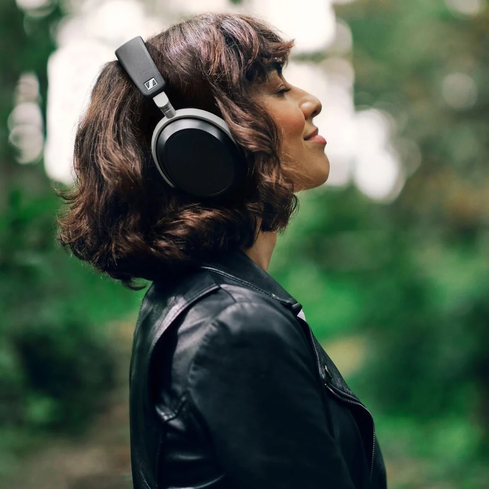 20251008143728 2025 10