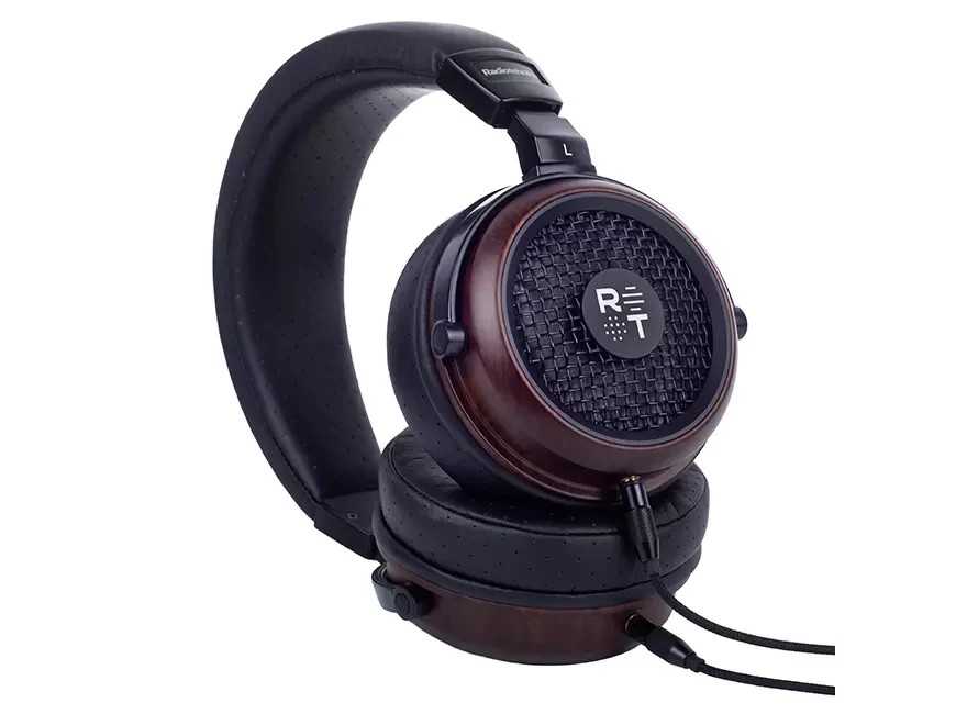 The Radiotehnika Feylon headphone's soft-padded headband with aluminum elements easily adjusts to the shape of your head, while the earcups themselves can be rotated 90° and 180° for convenient storage and transportation.