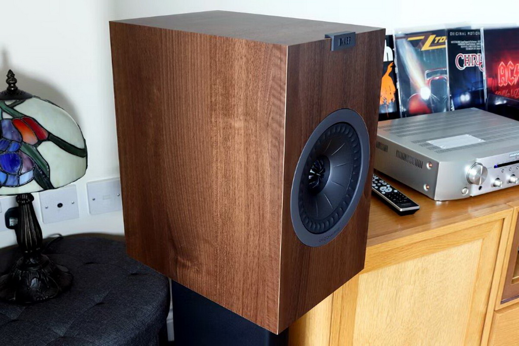 KEF Q3 Meta