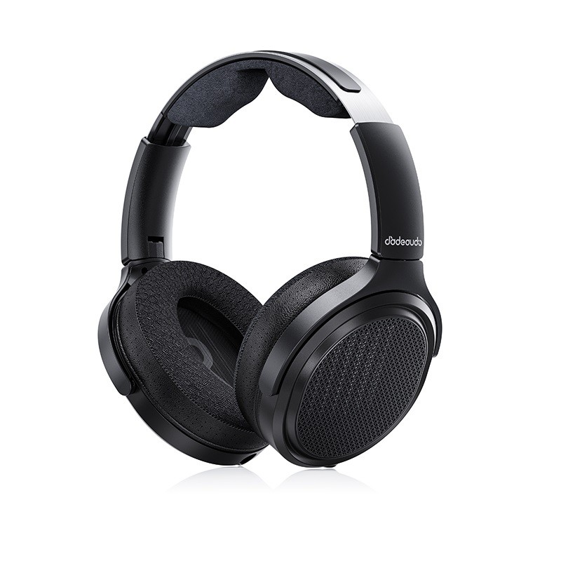 The kit includes 3.5mm and 4.4mm oxygen-free copper cables, as well as a 6.35mm to 3.5mm adapter, making it convenient for connecting to different sources.