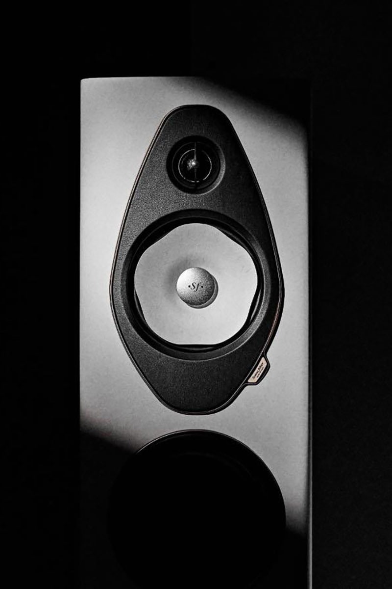 Sonus faber positions this edition not above the regular series, but as an exclusive design option within the same price range.