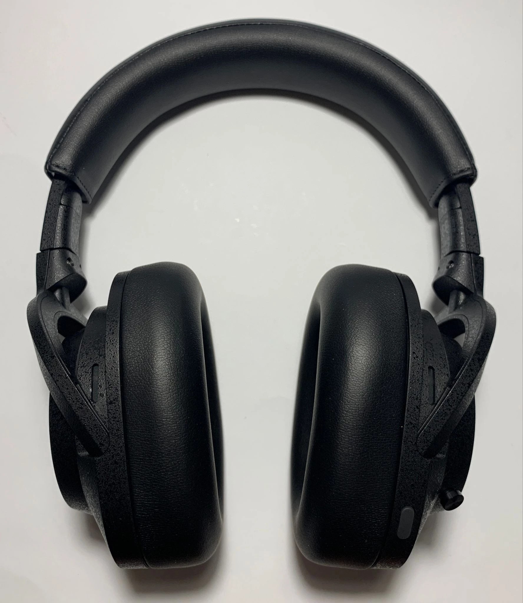 For everyday listening to music, I would advise using the transparency mode: it is safer and does not negatively affect the sound quality