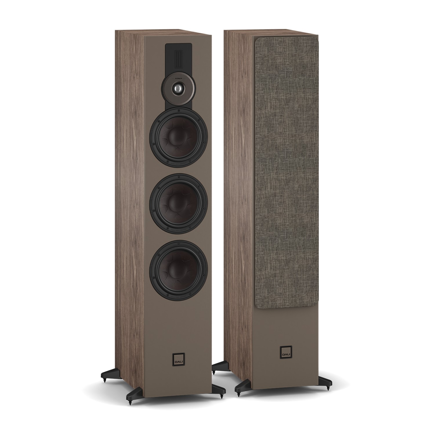 massive floorstanding speaker with brutal power and great hi-fi sound