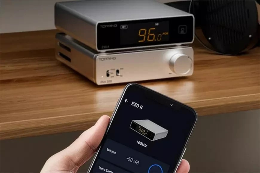 The Topping E50 II DAC features both RCA connectors and a balanced stereo output on a 6.3mm jack.