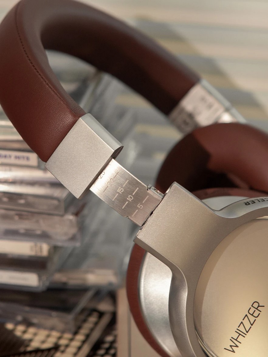 The headphones use an ANC circuit designed for softer, more natural noise reduction without pronounced pressure or resonance