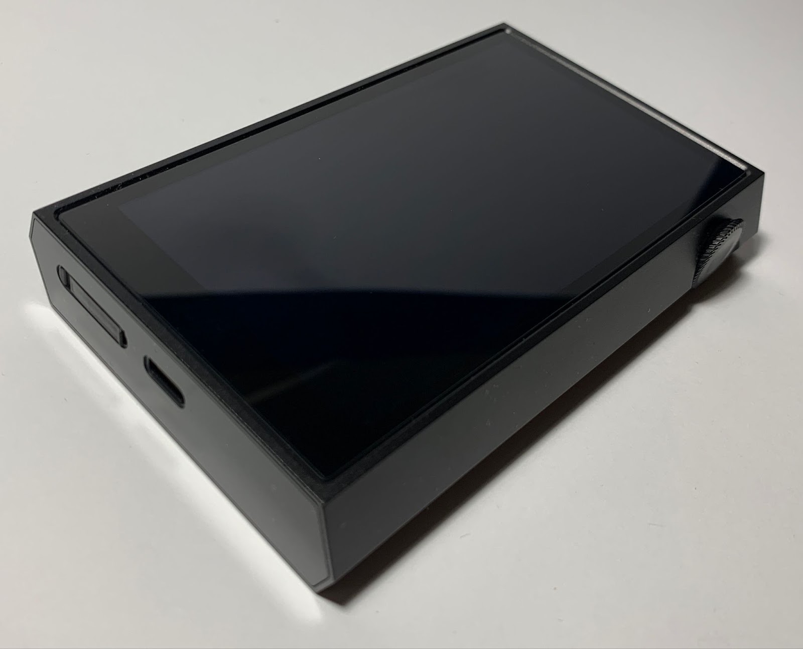 he player runs on its own operating system, which allows you to play music from a memory card, and also use it as a dongle - but "on steroids". 