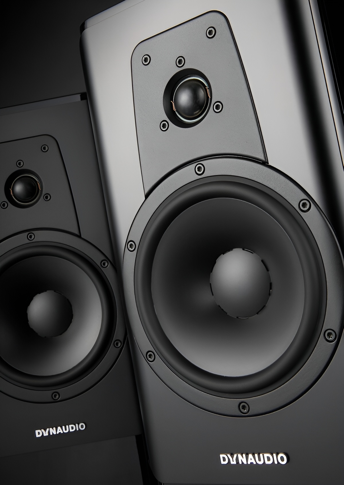 The overall design, as its name suggests, is identical to the previous Contour 20i. Aside from the rear duct, it's difficult to discern any significant differences.