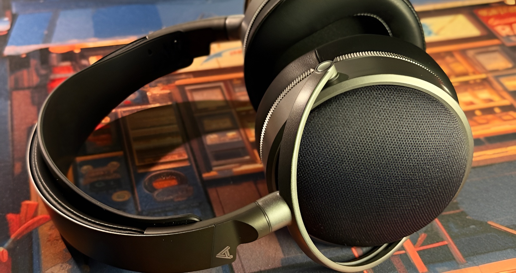 I have a hard time understanding how you can compare headphones with any of the “competitors” in the closed segment. 