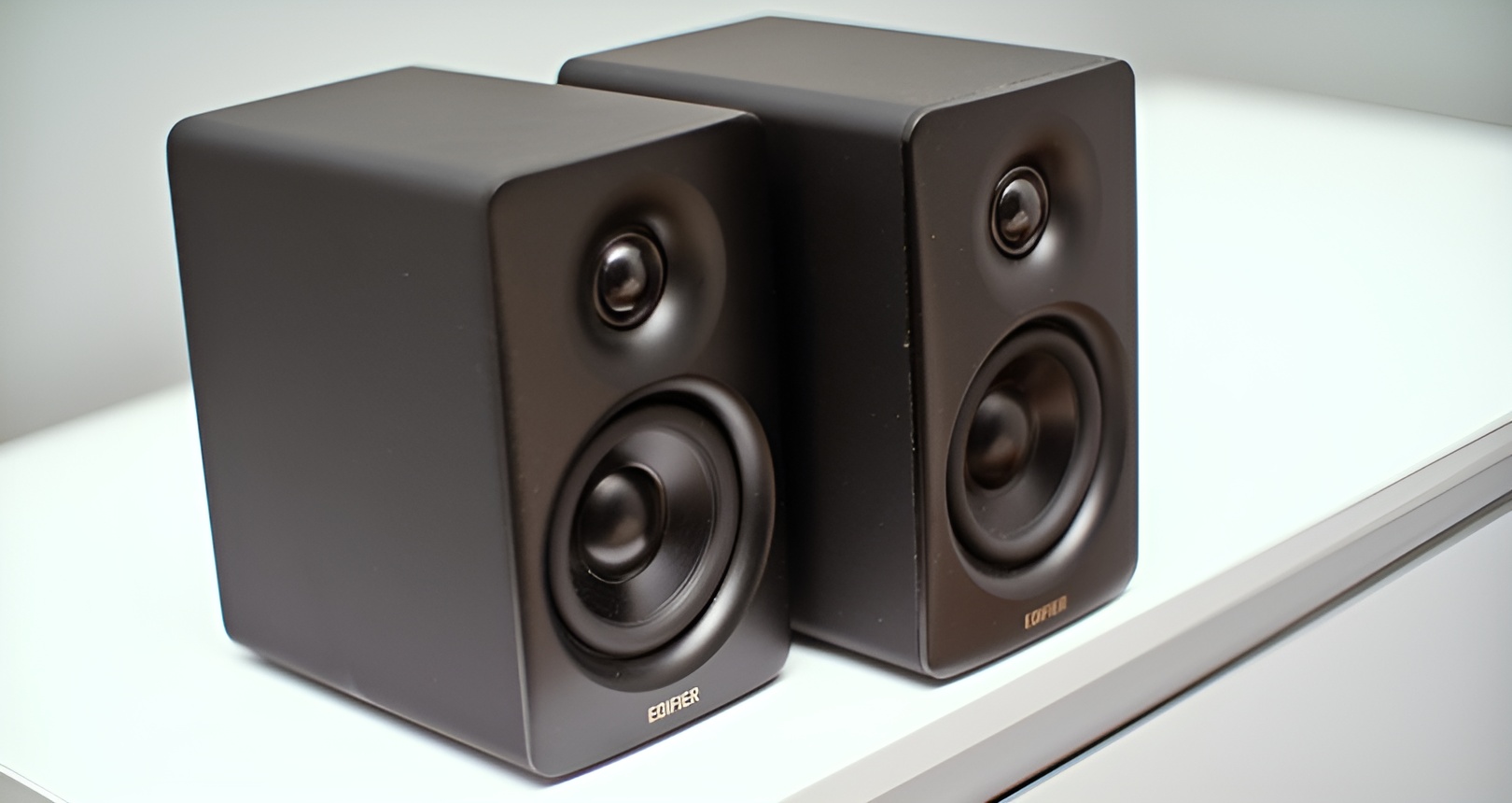 There are four colors to choose from: white, black, oak and purple. 