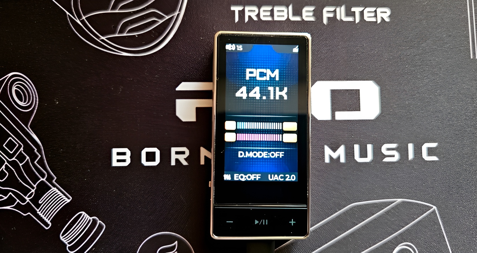 As the developers note, the sound quality of the FiiO QX13 is comparable to that of professional DACs and headphone amplifiers. 