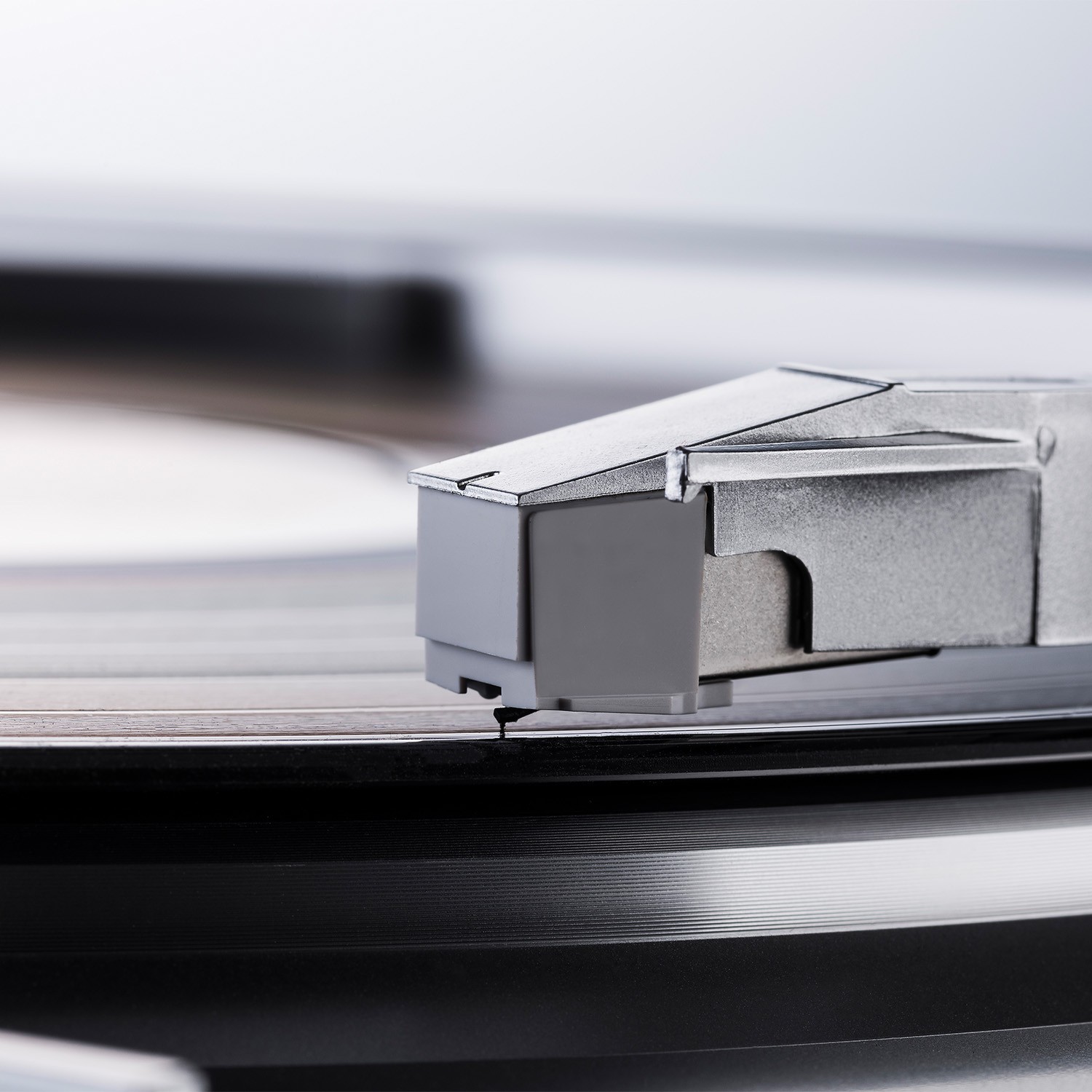 The pickup cannot be replaced with another type.