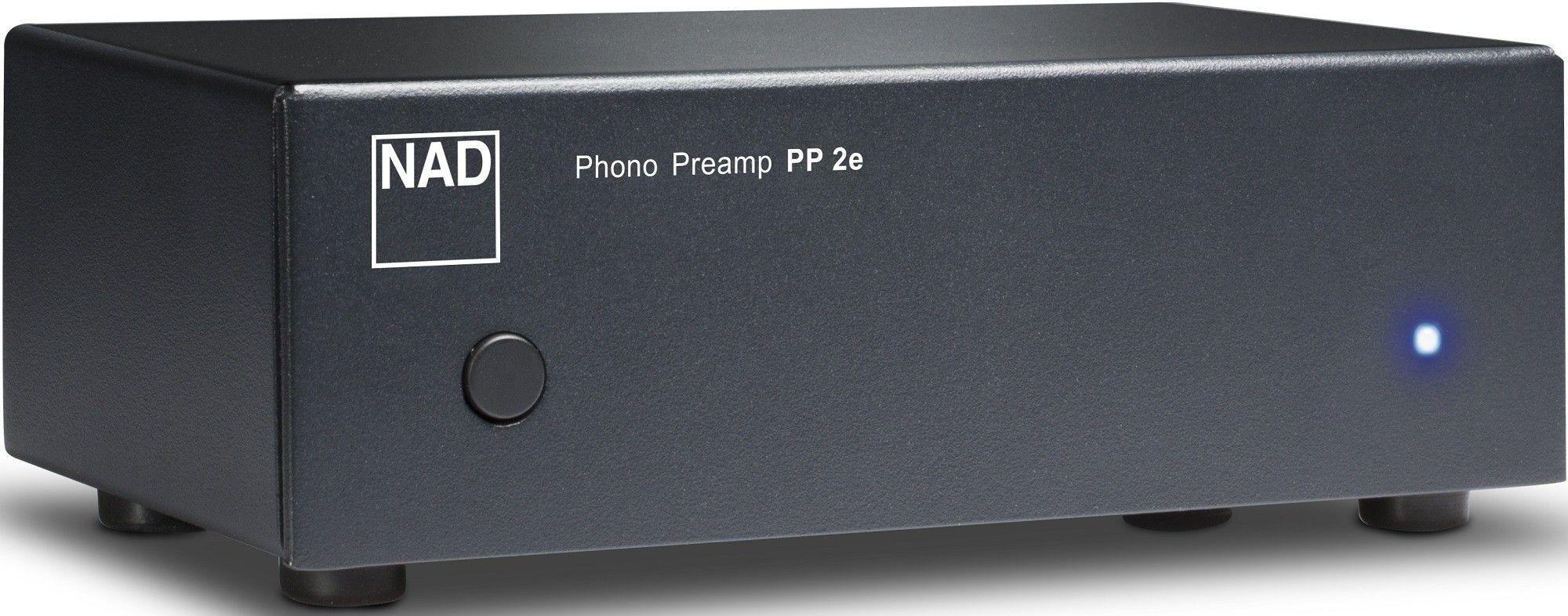 The MC preamplifier is completely isolated, so that the extremely weak pickup signals get the best and most gentle treatment possible. T