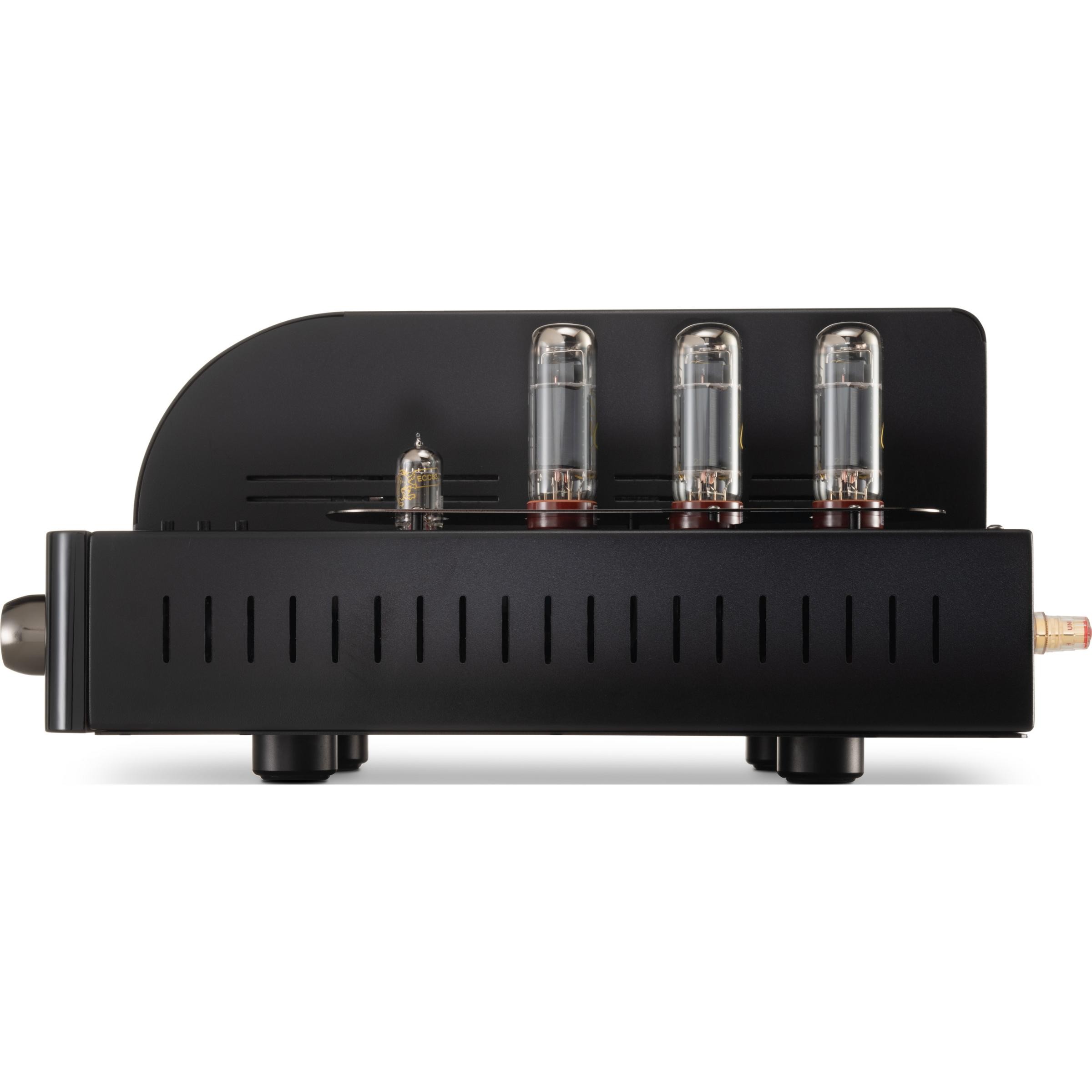 The amplifier is built using Dual Mono architecture, with separate power and ground circuits for each channel. 