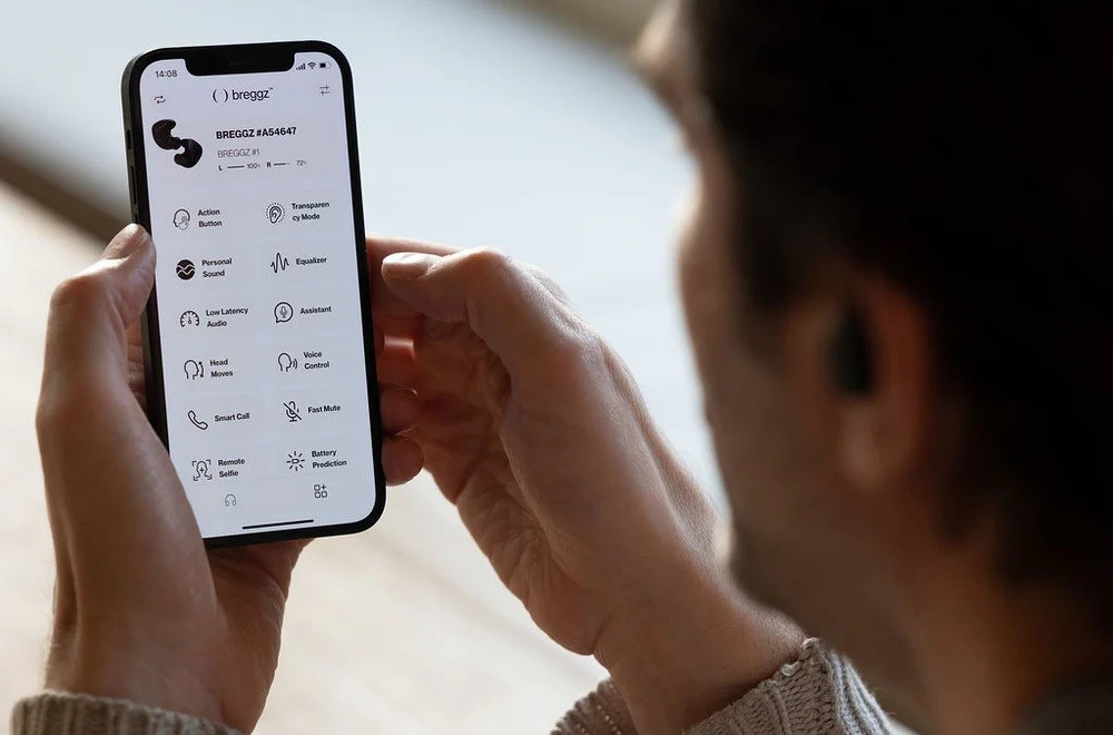 The Zohn-1 offers personalized sound adjustment. During the initial setup, the listener hears various test tones. The system measures which frequencies are perceived well and which are less well. This results in a personalized hearing profile.