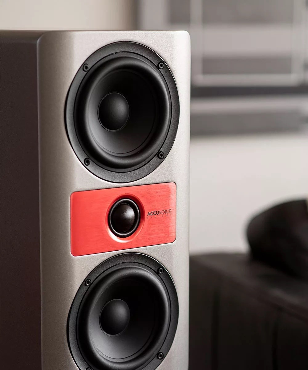 Designed for uncompromising performance, the Stream S3 utilizes WiSA-certified high-resolution wireless transmission (lossless at 24-bit/96 kHz) to ensure perfect signal integrity and ultra-low latency.