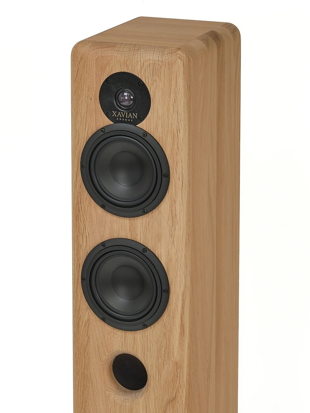 Compared to their smaller sister, the Unica, the Grande Unica sounds fuller, more detailed and more majestic.