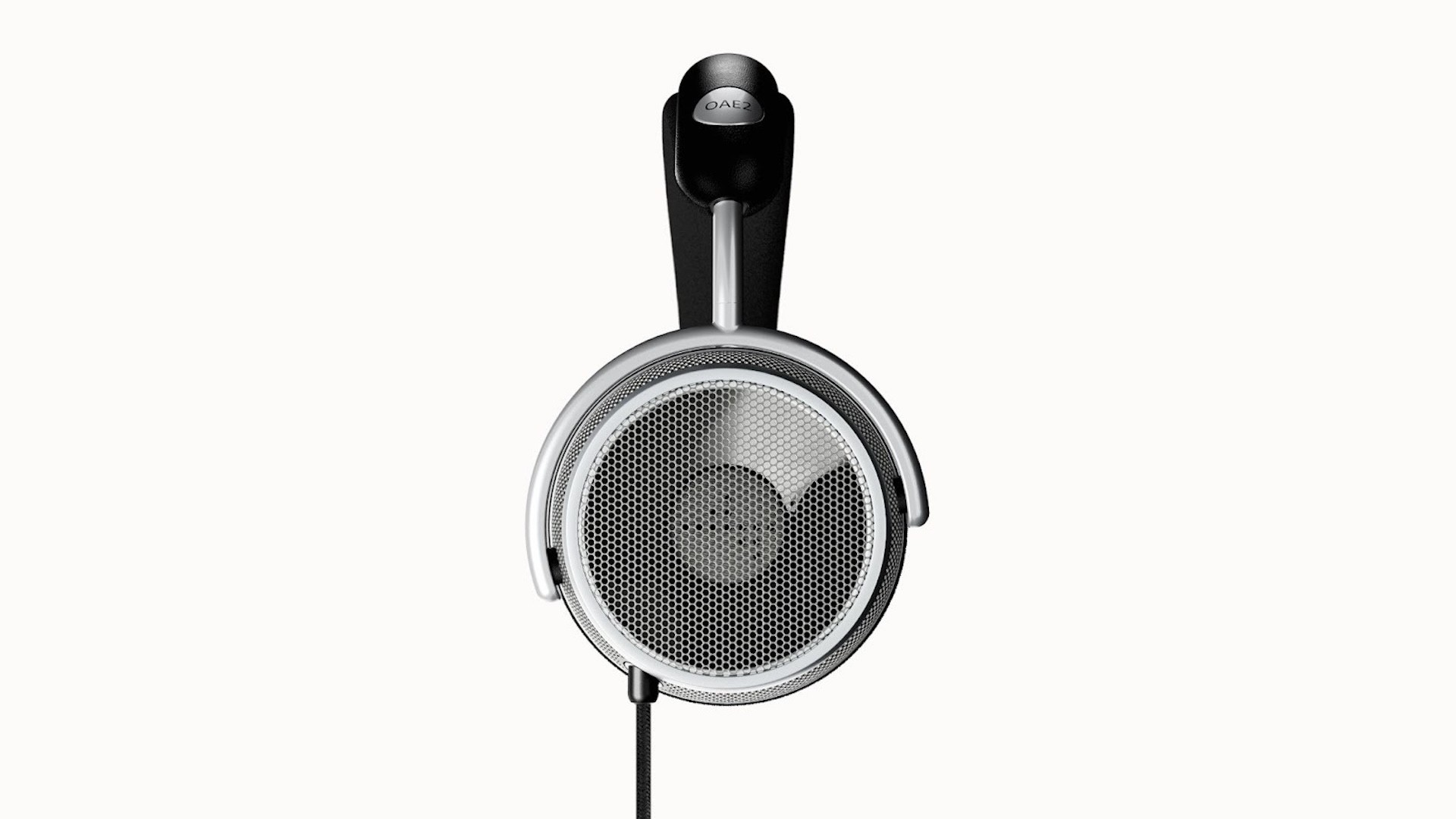 The ear and head cushions are made of breathable velour and memory foam. 