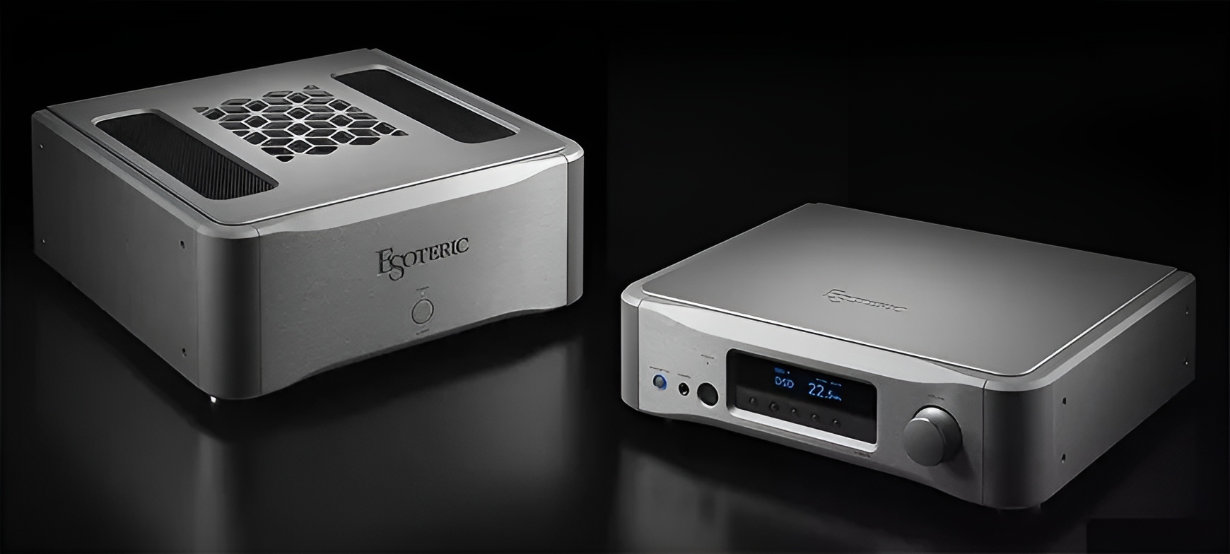 The Esoteric N-05XE and S-05XE form a compact two-box system built around discrete DAC technology and pure Class-A amplification.