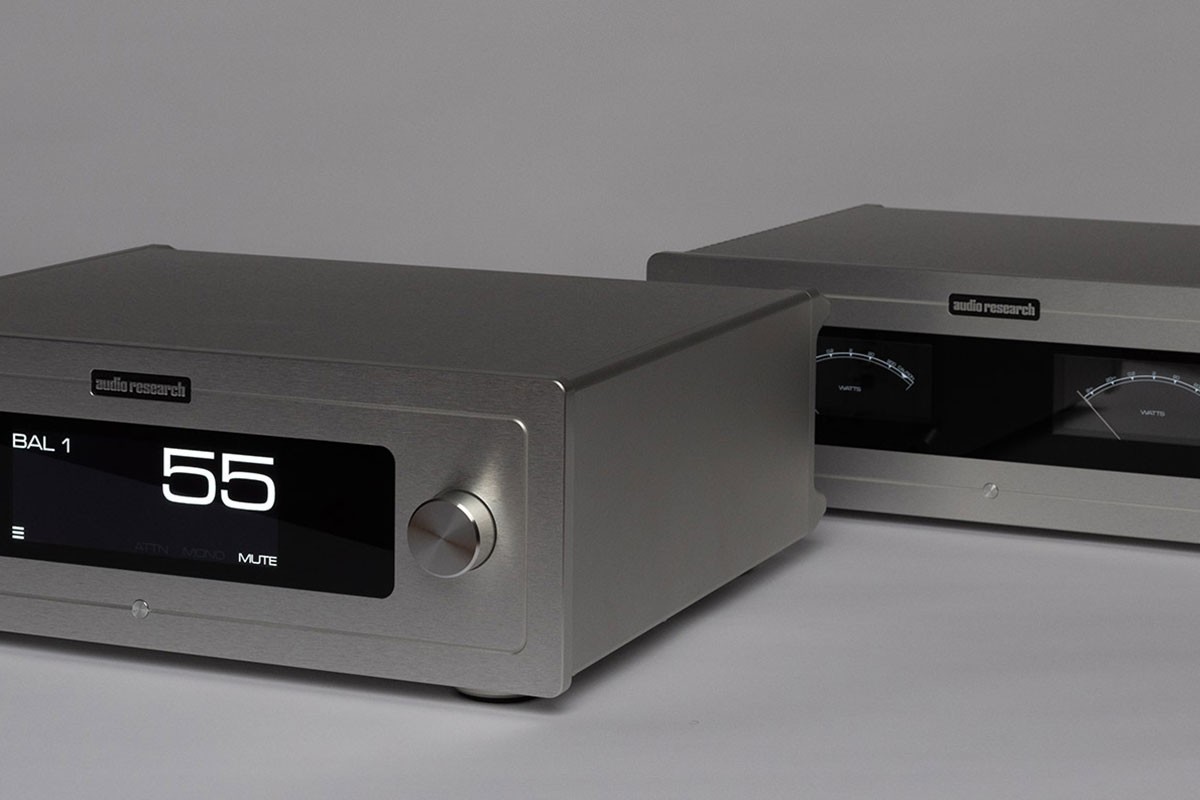 Audio Research places particular emphasis on the consistently dual-mono signal path. Each channel has its own power transformer and a separate, linear power supply with a non-cascaded voltage reference.