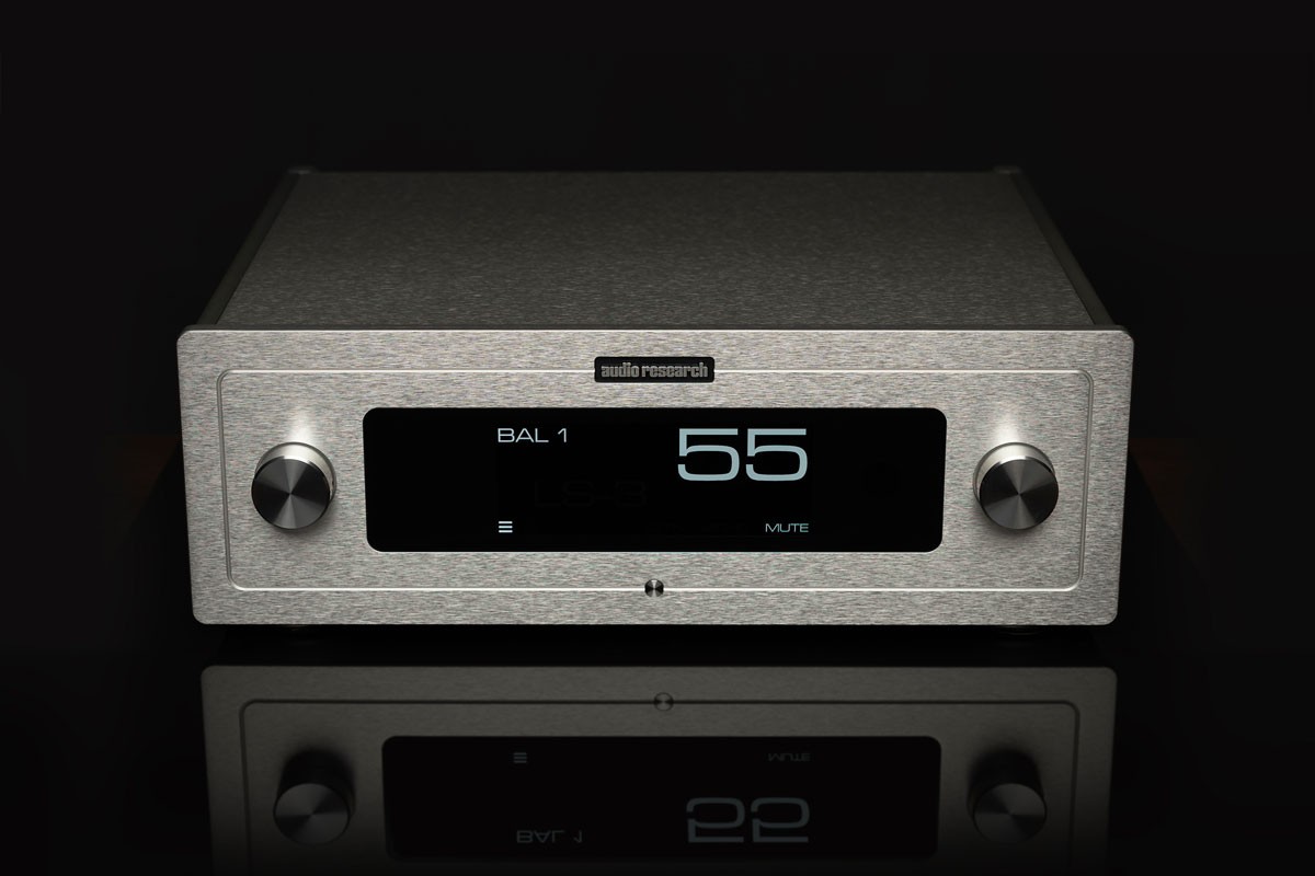 The 25 kΩ input impedance allows for seamless integration of modern source devices without placing unnecessary strain on them. This makes the LS-3 equally suitable for classic CD players, high-quality DACs, or modern streaming solutions.