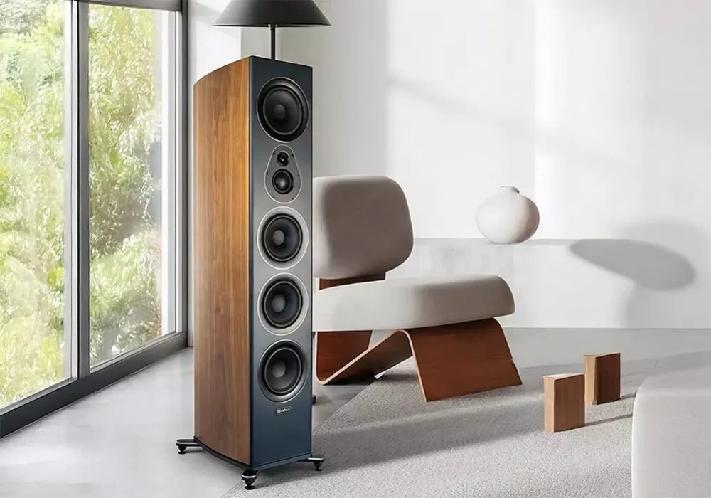 Design played a central role in the creation of the Series 7 Special Edition: Richter Audio set out to solve a well-known challenge in speaker design: creating products that owners would be as proud of in their interiors as they are of their sound quality.