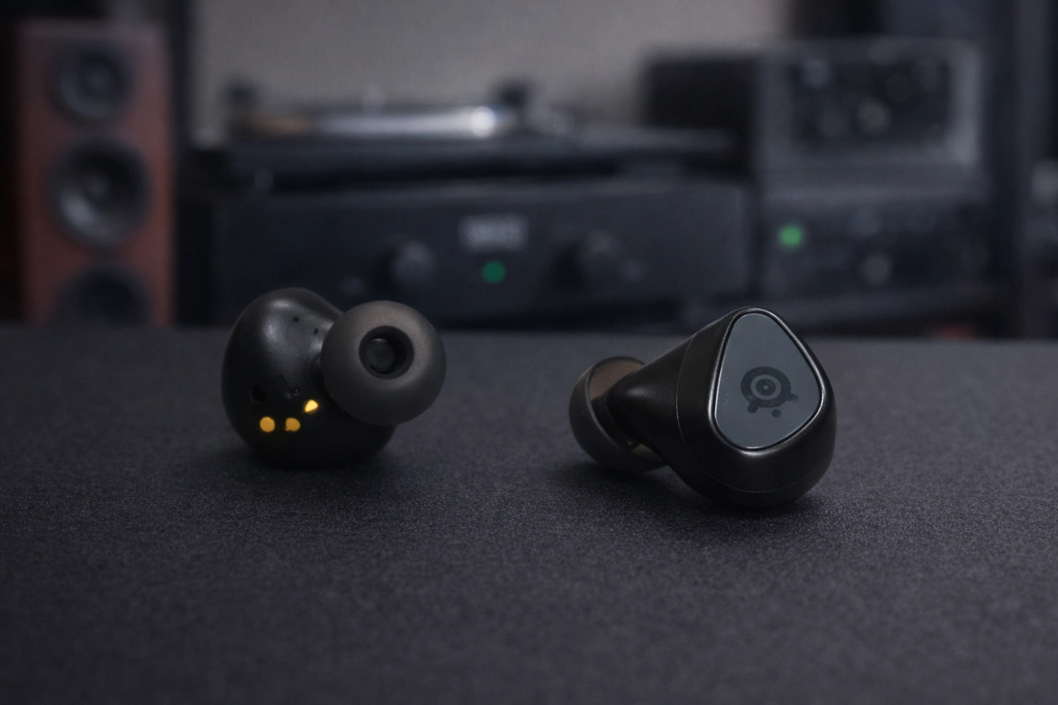 A closer look at the Arctis GameBuds reveals a sturdy, stem-free design built for comfort and long gaming sessions.