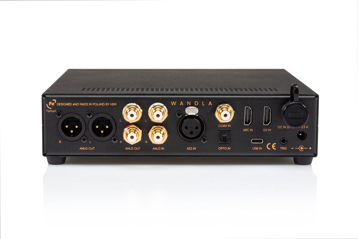 The Ferrum WANDLA can be paired with the HYPSOS hybrid power supply to further optimize performance and system stability.